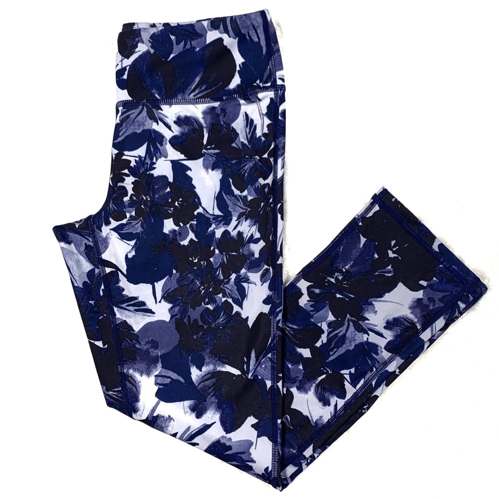 NWT Fabletics Salar Printed Powerform Crop Legging